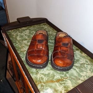 Women's earth shoes NWOT